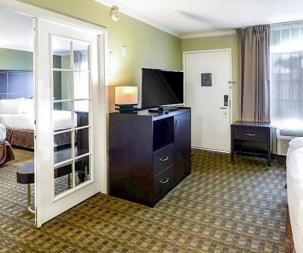 Фото Quality Inn & Suites Buena Park Anaheim