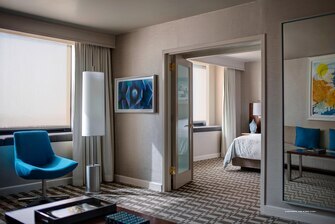 Фото Renaissance Long Beach Hotel