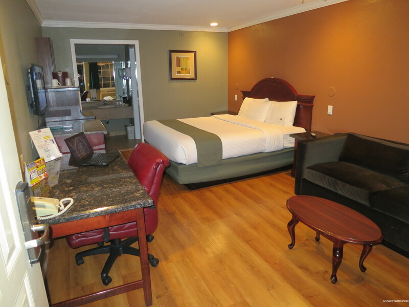 Фото Dynasty Suites Hotel Riverside