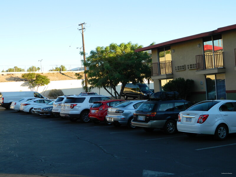 Фото California Inn