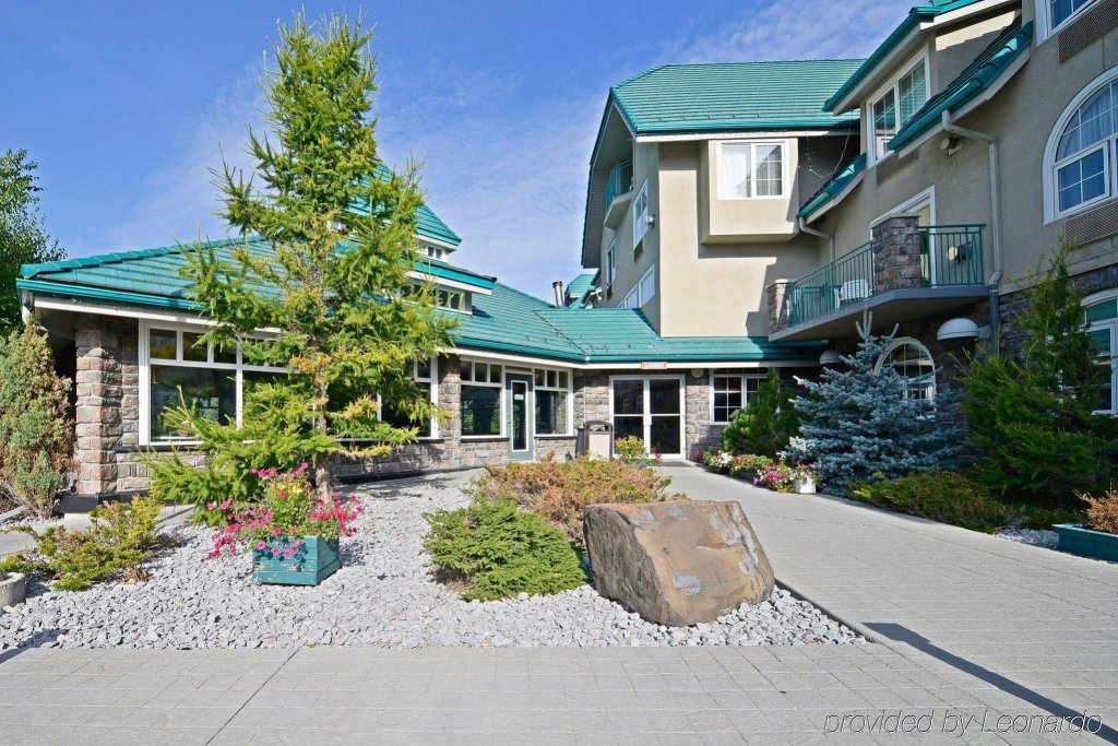 Фото Pocaterra Inn and Waterslide