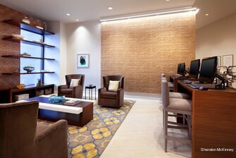 Фото Sheraton McKinney Hotel