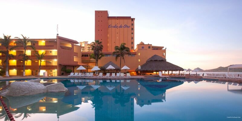 Гостиница Costa De Oro Beach Hotel в Масатлане