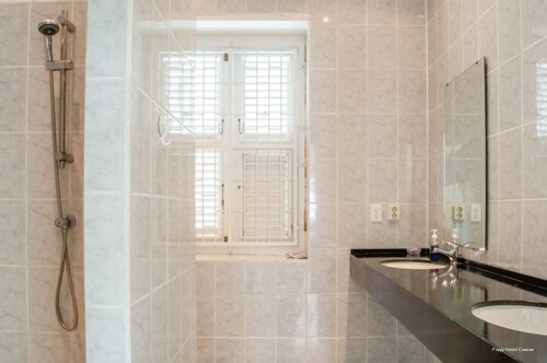 Фото Poppy Hostel Curacao