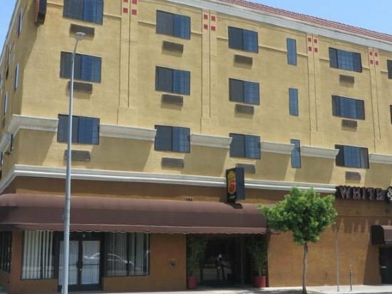 Гостиница Super 8 by Wyndham Hollywood/LA Area в Лос-Анджелесе