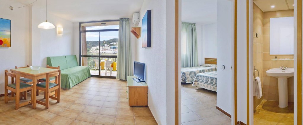 Фото Aparthotel GHT Tossa Park