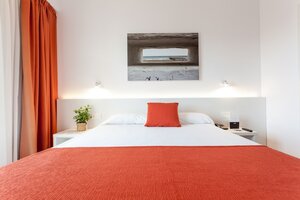Hotel Intur Orange