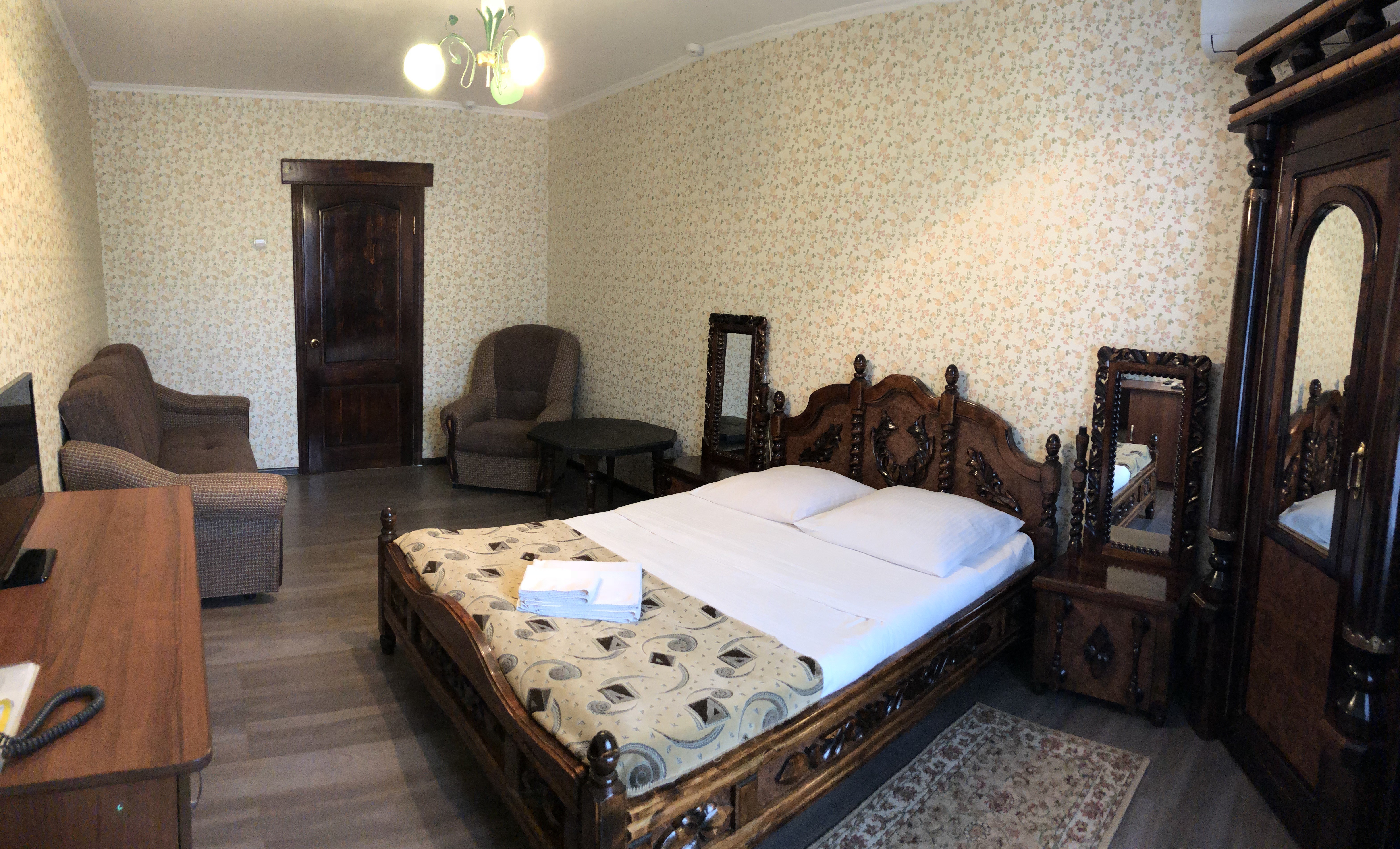 Фото отеля 2