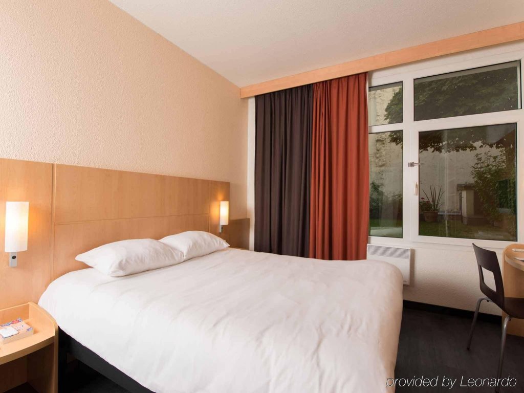 Фото Ibis Paris Porte de Vanves Parc des Expositions