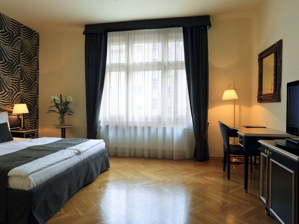 Фото Elysee Apartments