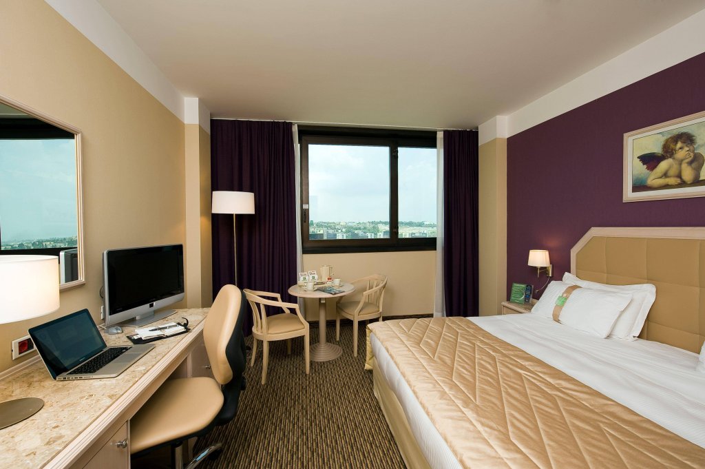 Фото Holiday Inn Naples, an Ihg Hotel