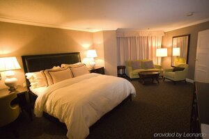 Гостиница The Yorkville Royal Sonesta