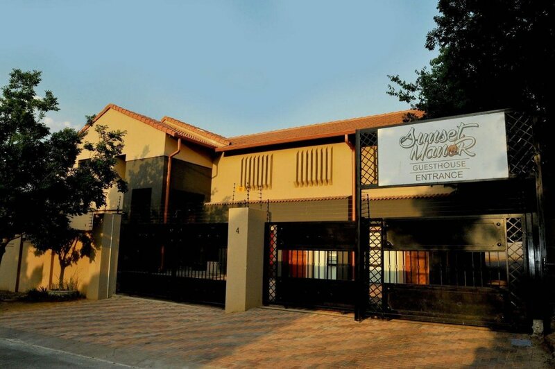 Гостиница Sunset Manor Guest House