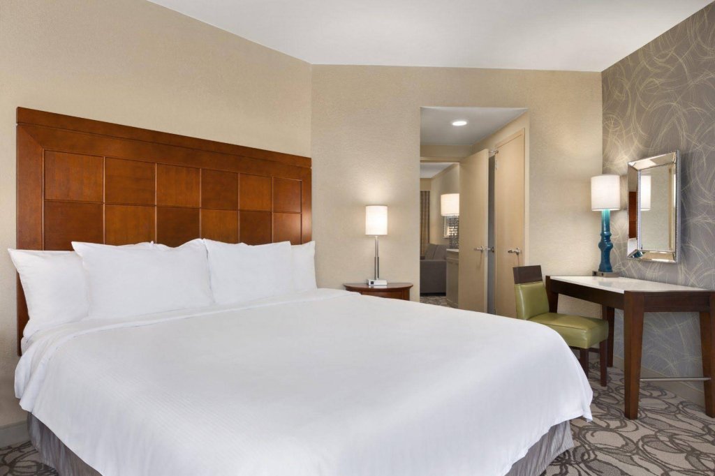 Фото Embassy Suites by Hilton Amarillo Downtown