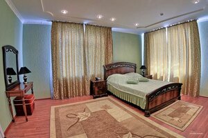 Tselinnaya Hotel (Kostanay, Ahmet Baıtursynov kóshesі, 95), hotel
