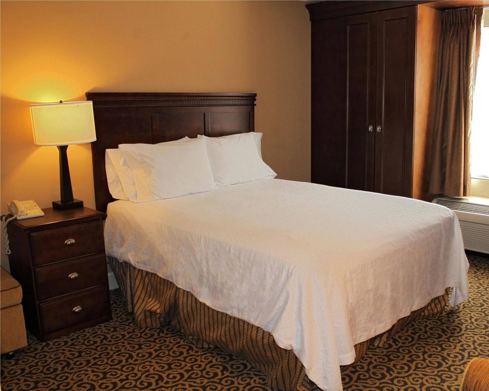 Фото Hampton Inn Savannah Historic District