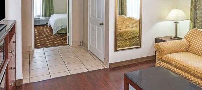 Фото Howard Johnson by Wyndham Pasadena