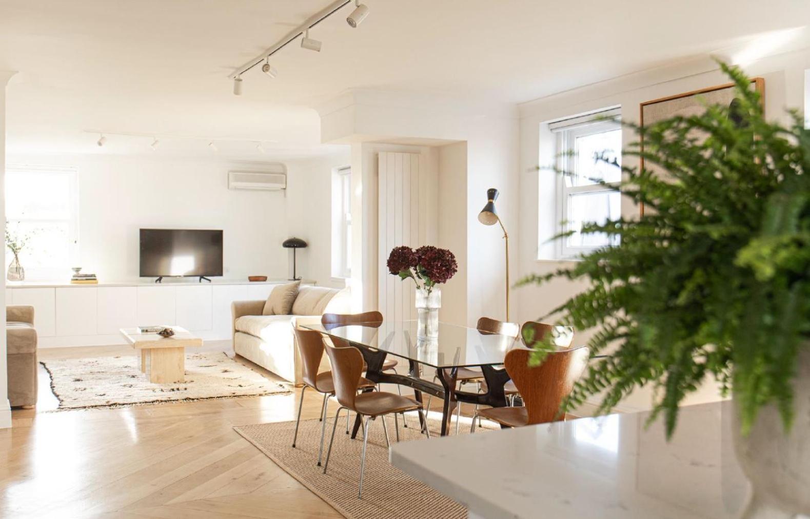 Фото Europa House Apartments