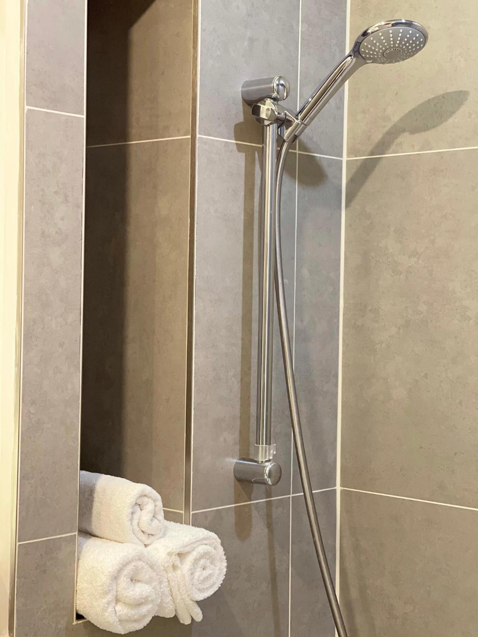 Фото Axiom Park Hotel