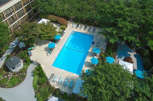 Гостиница Holiday Inn Westbury - Long Island, an Ihg Hotel
