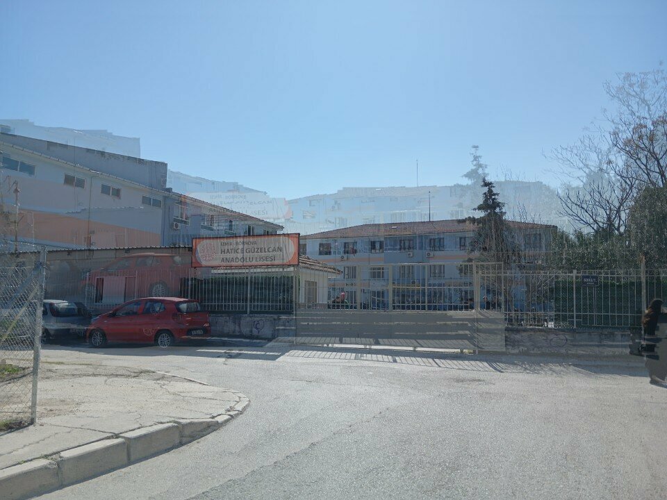 تعليم ثانوي Hatice Guzelcan Anatolian High School ، إزمير، صورة