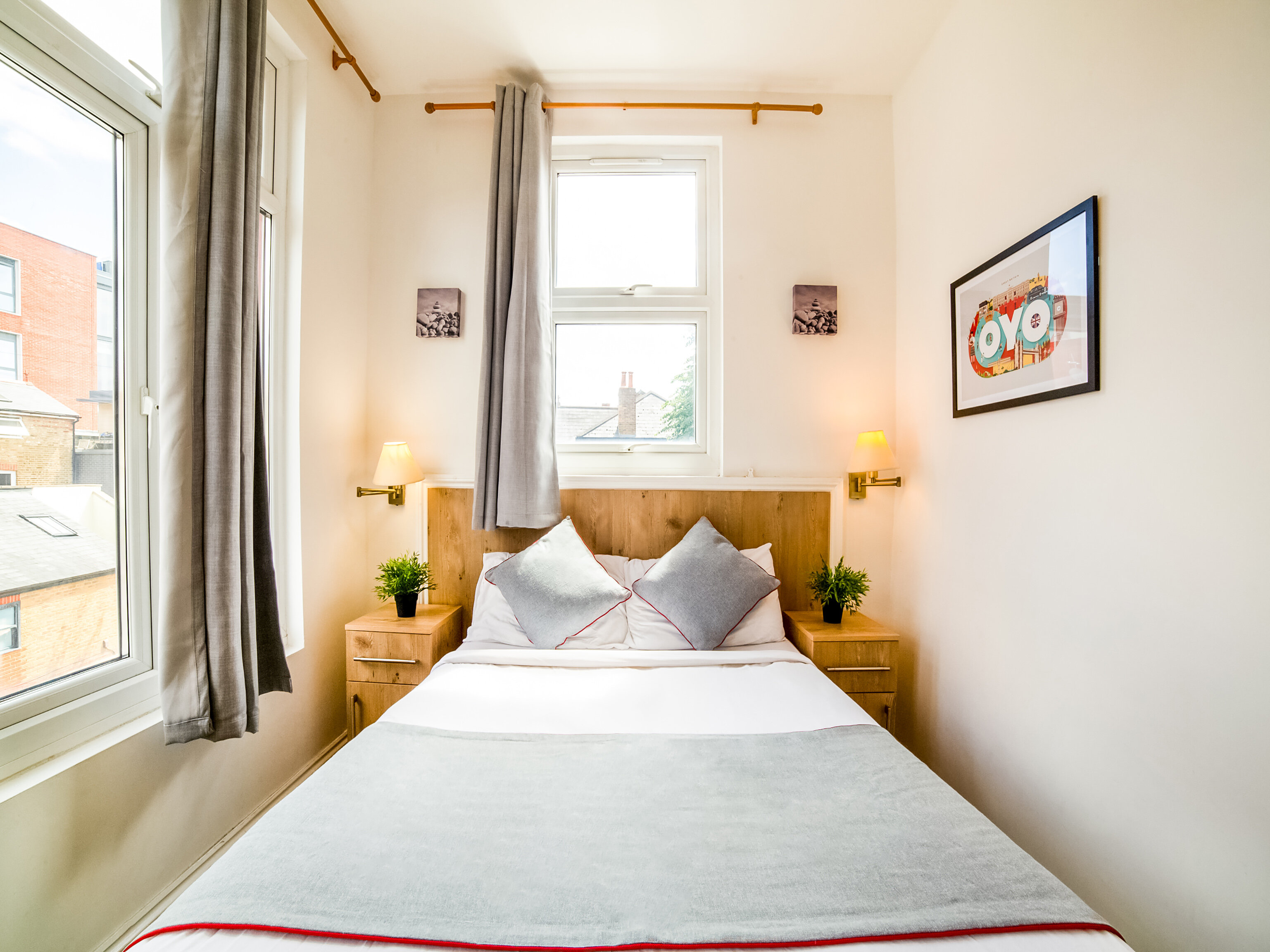 Фото Oyo TamTam Acton Hotel