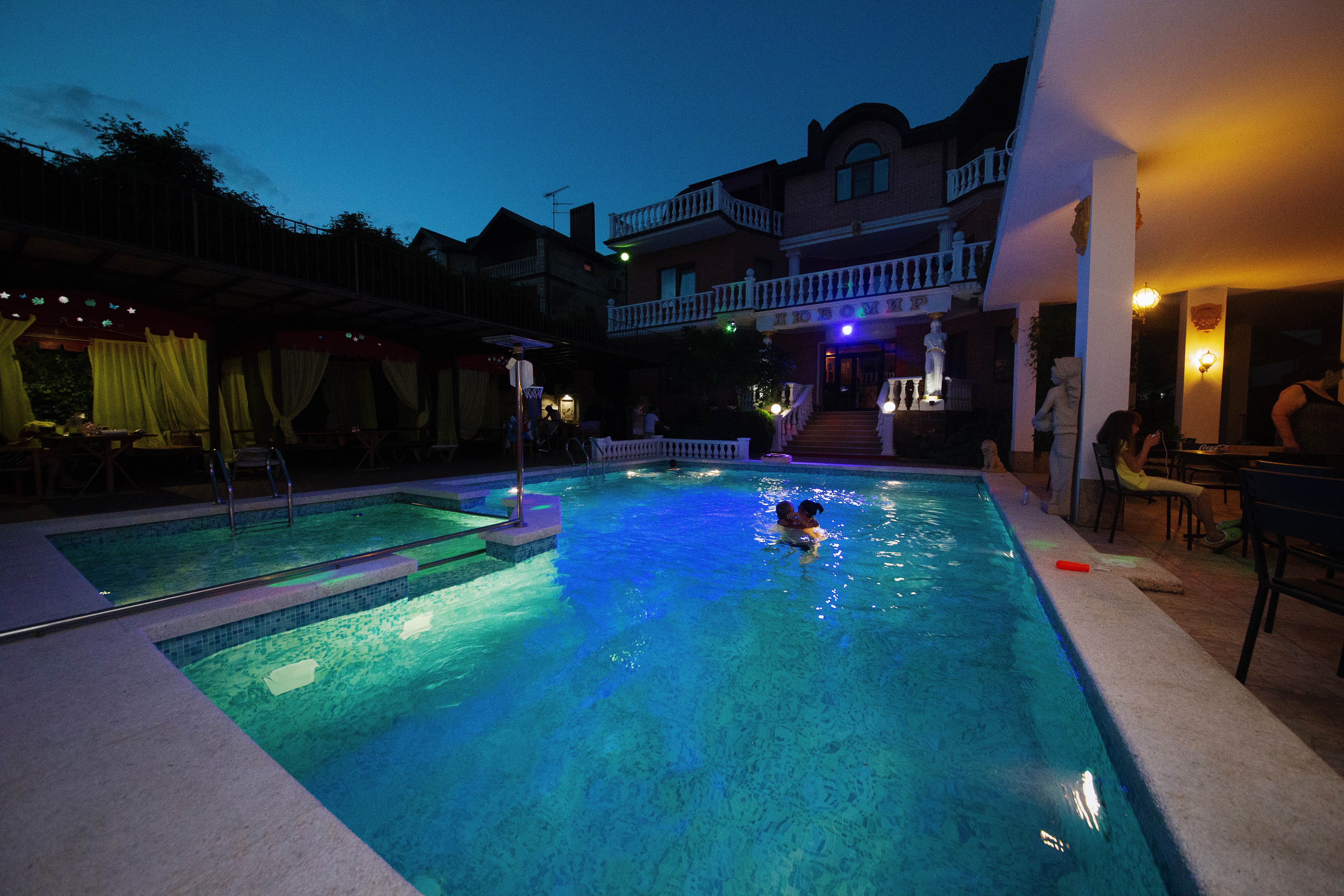 Фото отеля 2