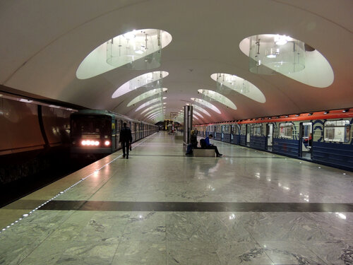 Borisovo (Moscow, Brateyevsky Drive), metro istasyonu  Moskova'dan