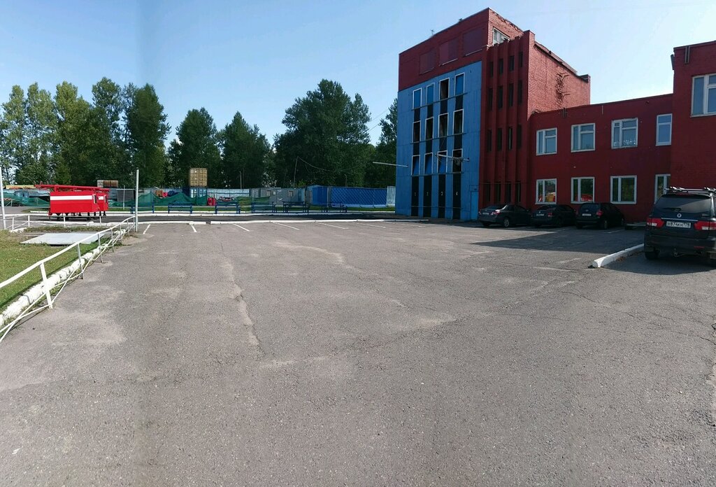 Фучика 10 корп 2е фото Фото: Парковка, автомобильная парковка, ул. Фучика, 10, корп. 2, Санкт-Петербург