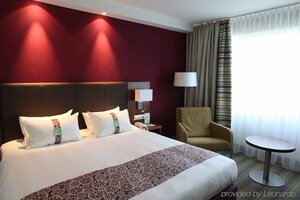 Holiday Inn Lille - Ouest Englos (Hauts-de-France, Nord, Arrondissement de Lille, Englos, Impasse Bertha), hotel