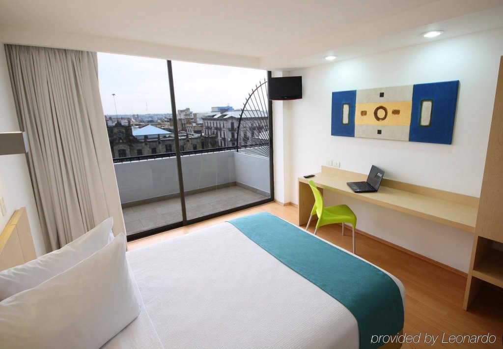 Фото One Guadalajara Centro Historico