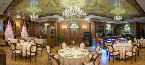 Клит пен кискасын көрсететін қыздың видеосы