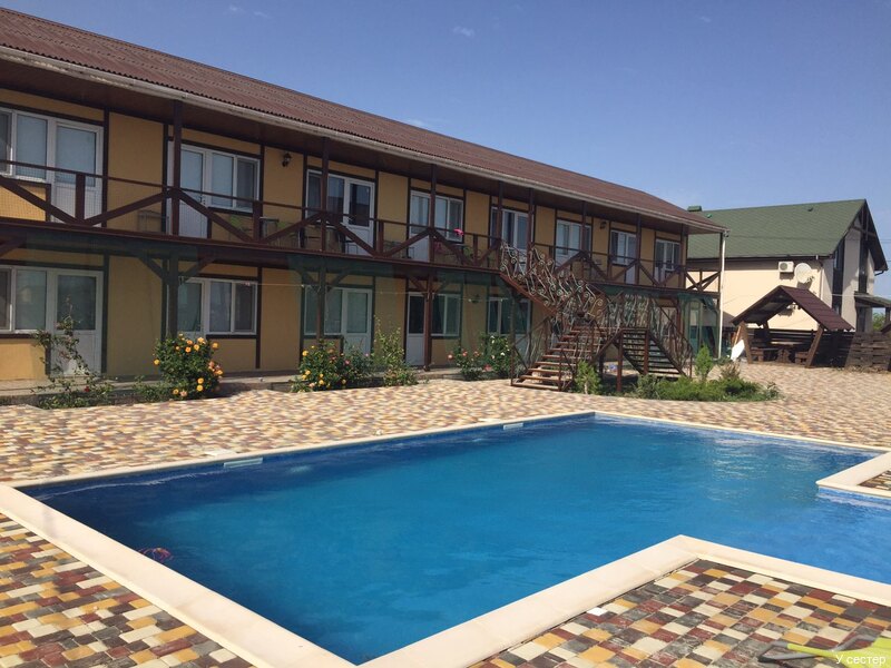 Фото У сестер