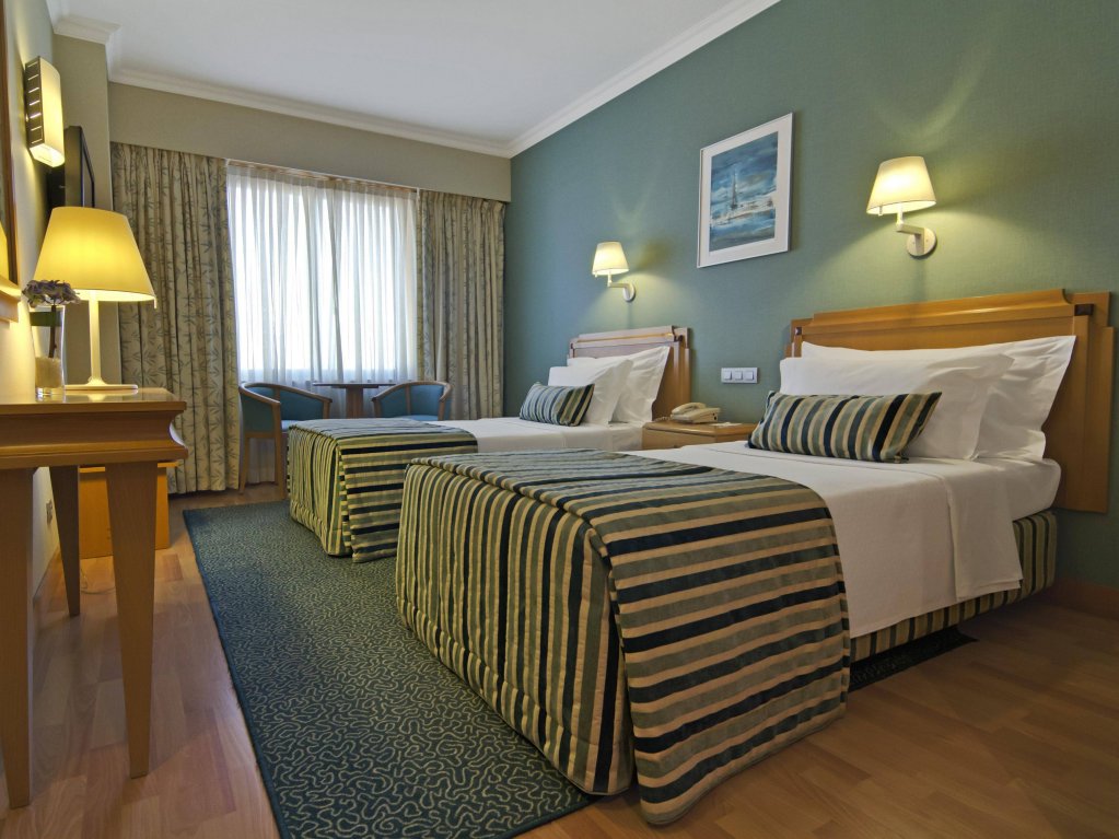 Фото Sana Metropolitan Hotel