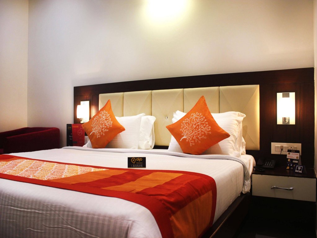 Фото Hotel Taj Heights