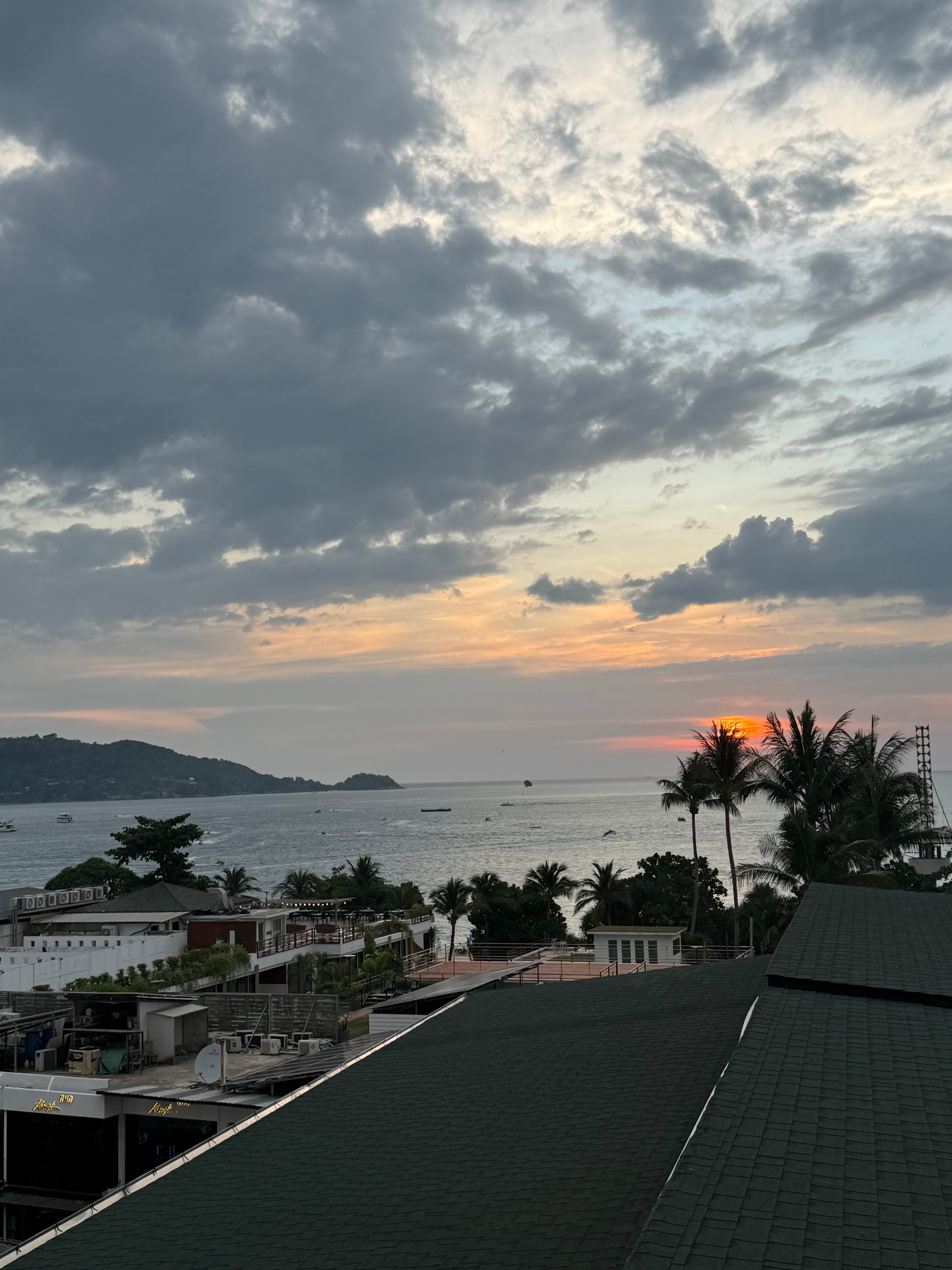 Фото Hotel Clover Patong Phuket