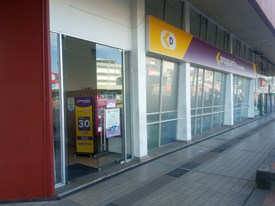 Pharmacy Servicio Farmaceutico Colsubsidio Heroes, Bogota, photo