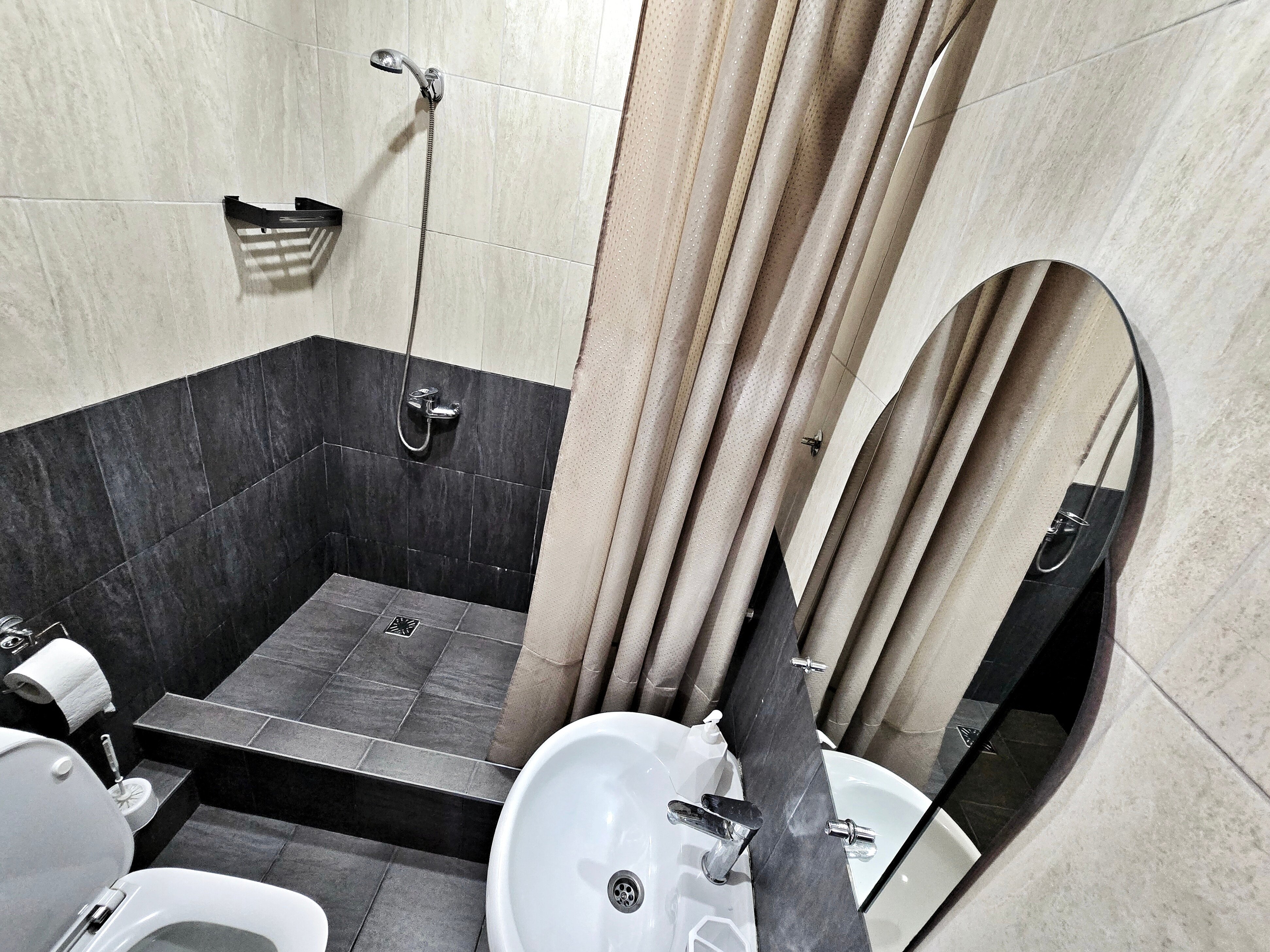 Фото Адриус