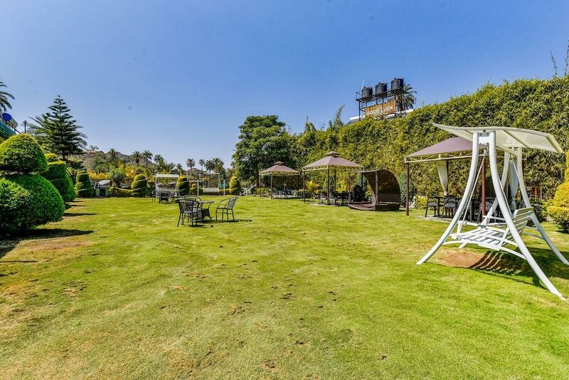 Гостиница Royal Garden Retreat