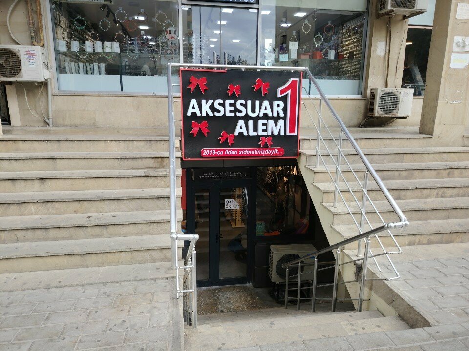 Qalantereya və aksessuarlar mağazası 1 Aksesuar alemi, Bakı, foto
