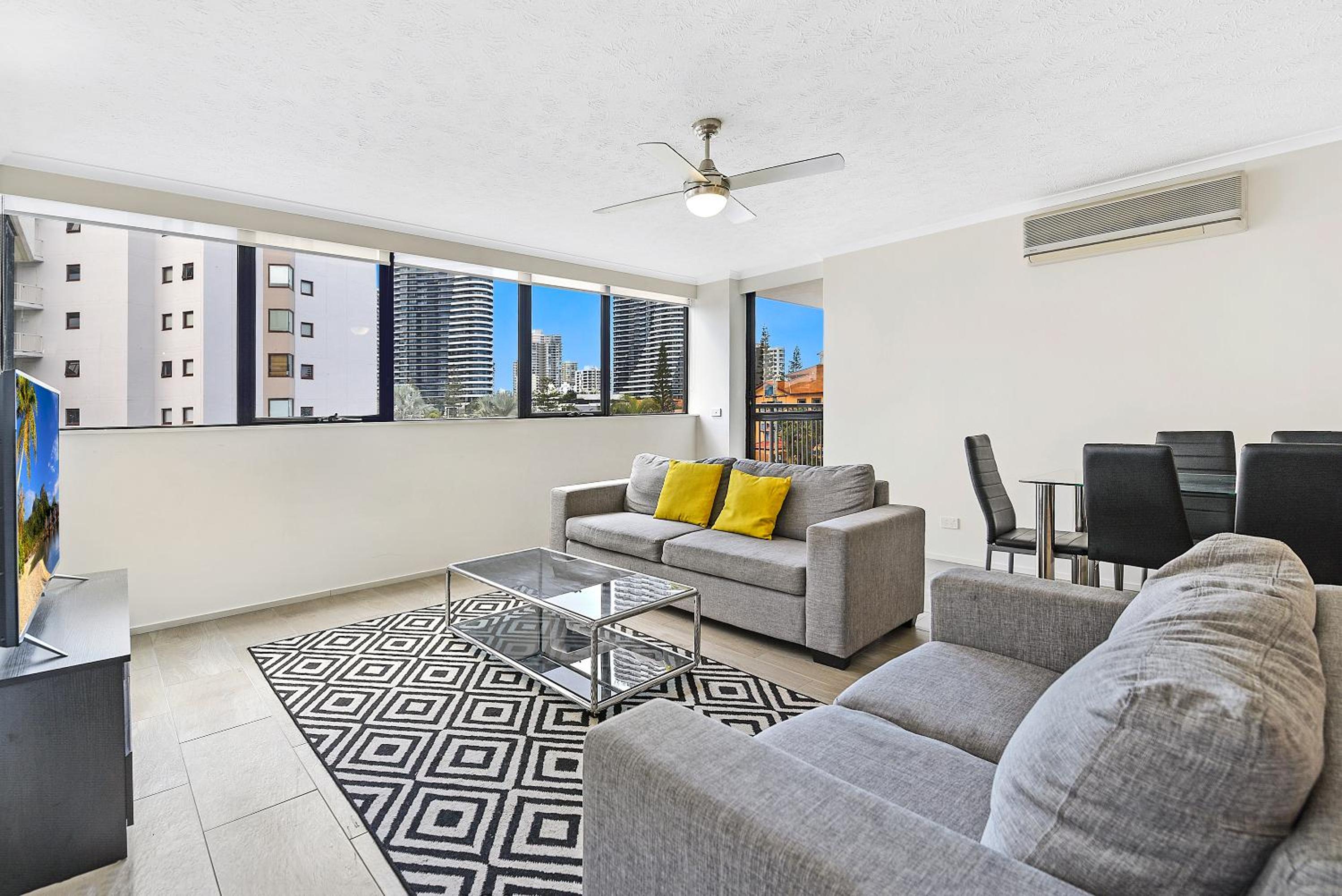 Фото Broadbeach Travel Inn Apartments