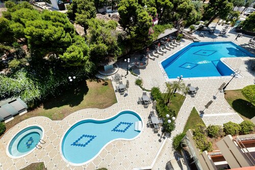 Внешний вид отеля Oasis Hotel Apartments в Муниципалитете Глифадах, фото 4