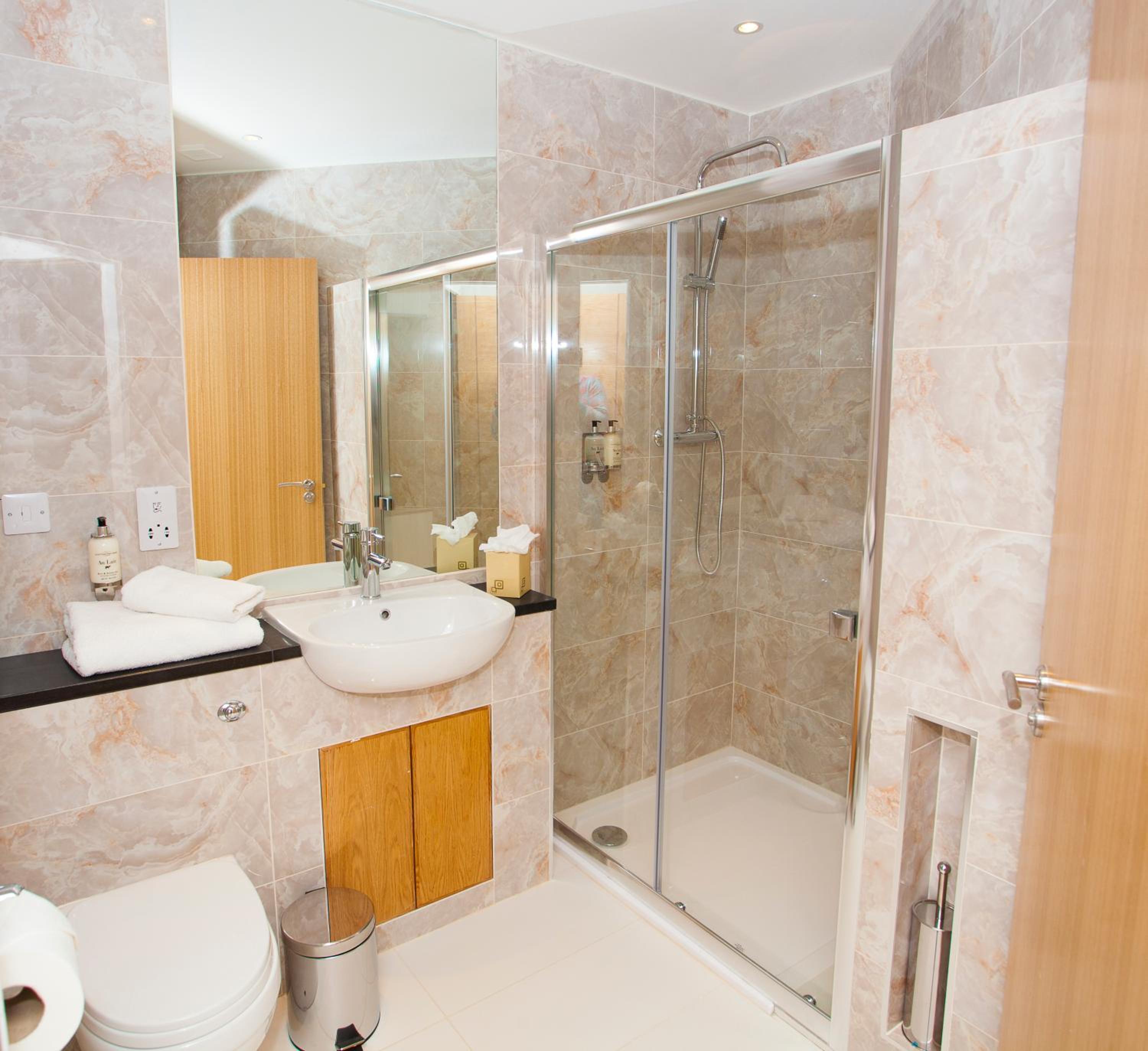 Фото Royal Athenaeum Suites