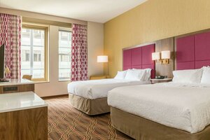 Гостиница Hampton Inn Majestic Chicago Theatre District
