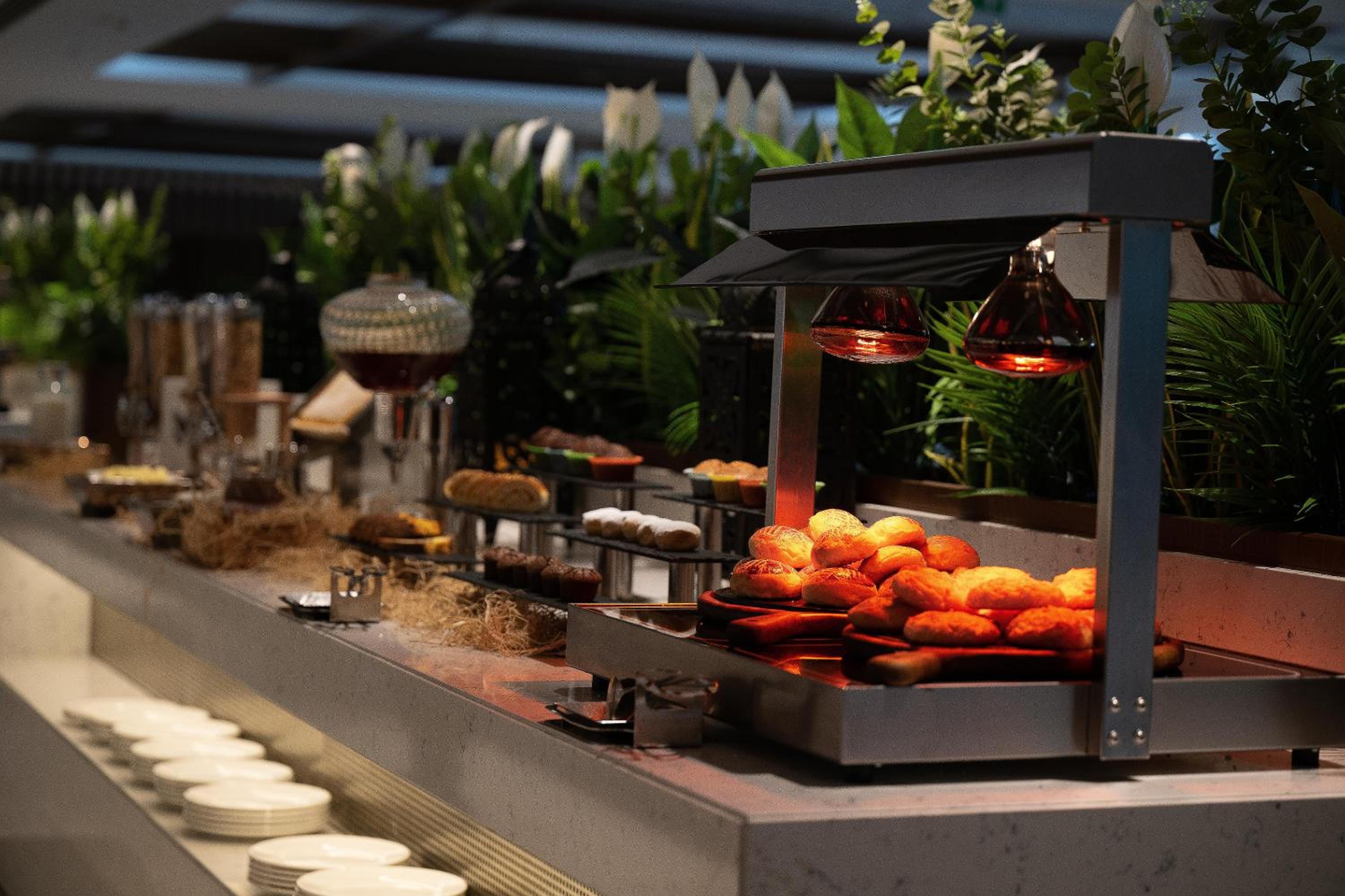 Фото Concorde Tower Casino & Convention & SPA