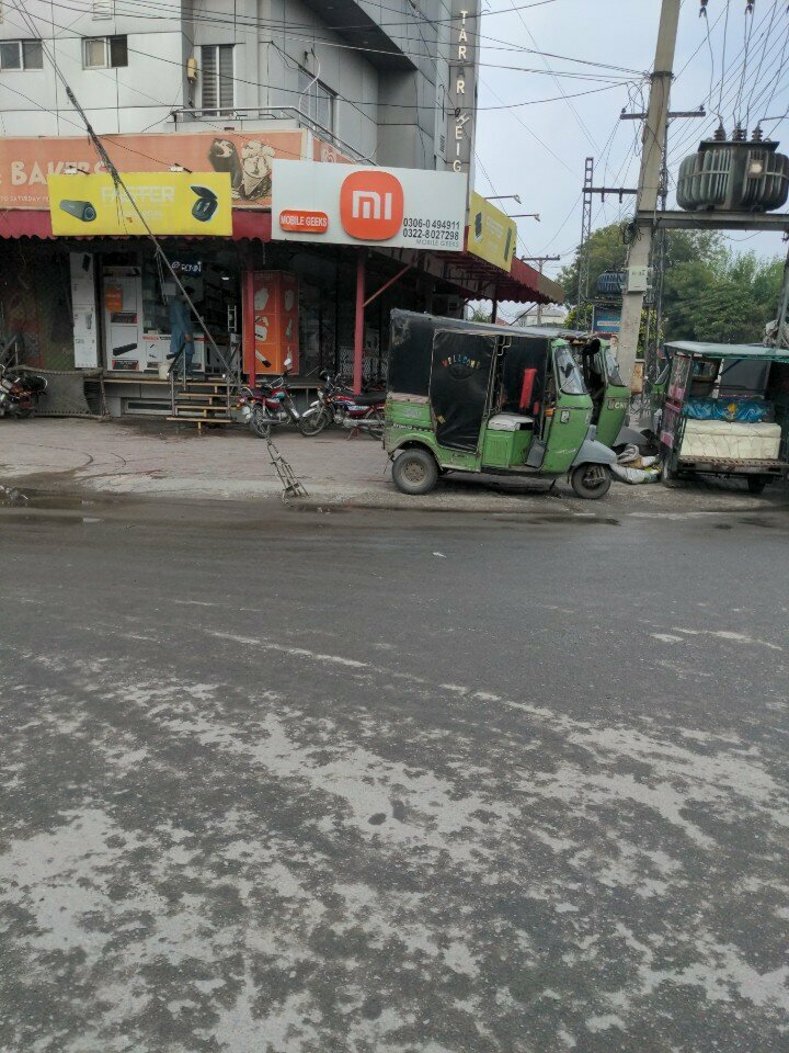 Mobile phone store Mobile Geeks, Lahore, photo