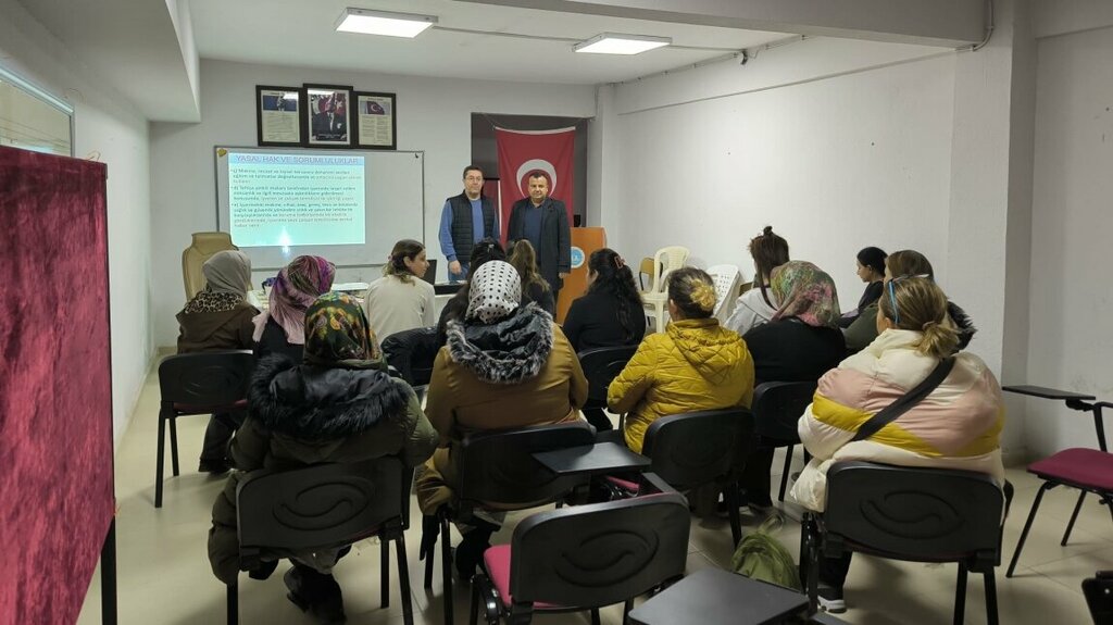 Educational center Gomec Halk Egitim Merkezi, Gomec, photo