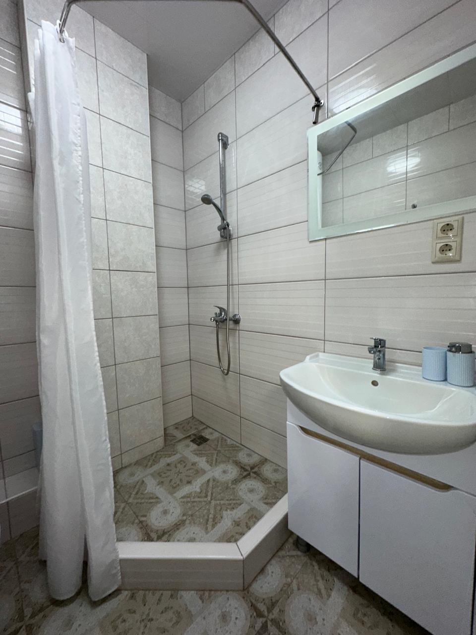 Фото Бирюзовый