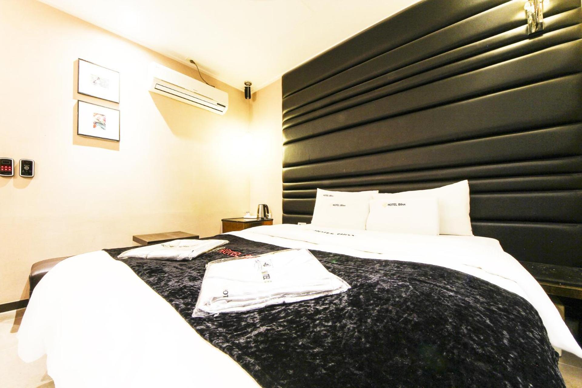 Фото 33555716610