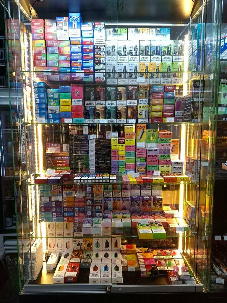 متجر مستلزمات التدخين Black Market ، موسكو، صورة